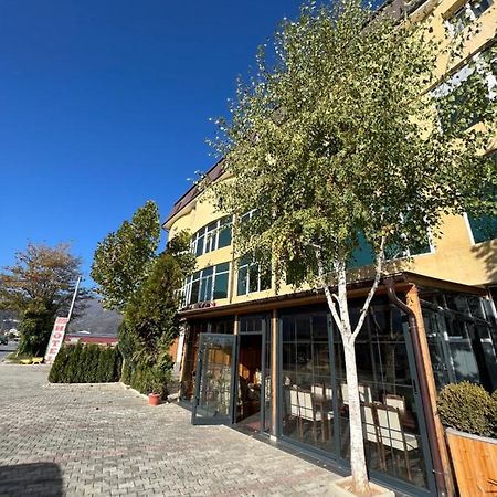 Hotel Yal Restaurant تيتوفو المظهر الخارجي الصورة