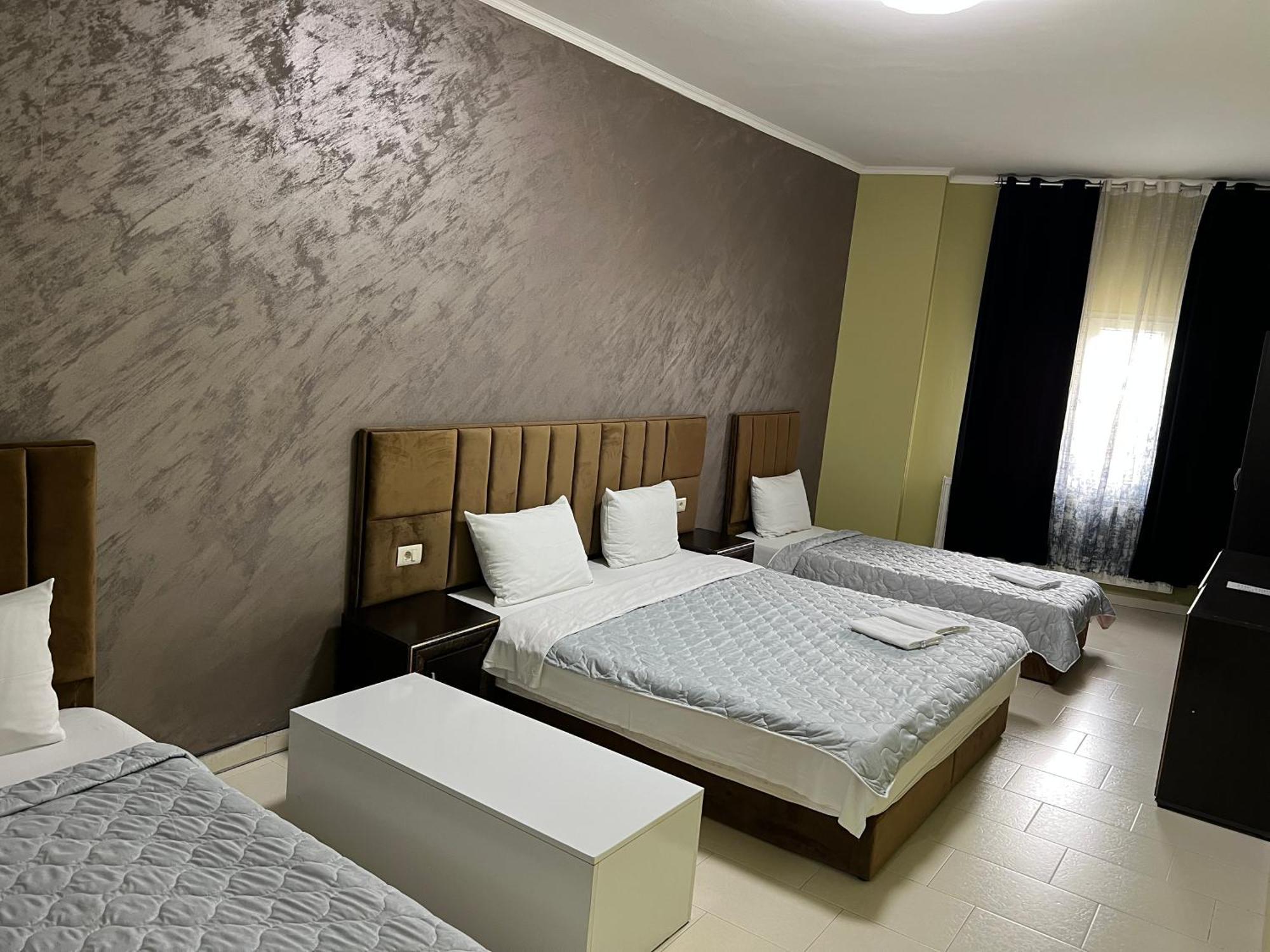 Hotel Yal Restaurant تيتوفو المظهر الخارجي الصورة