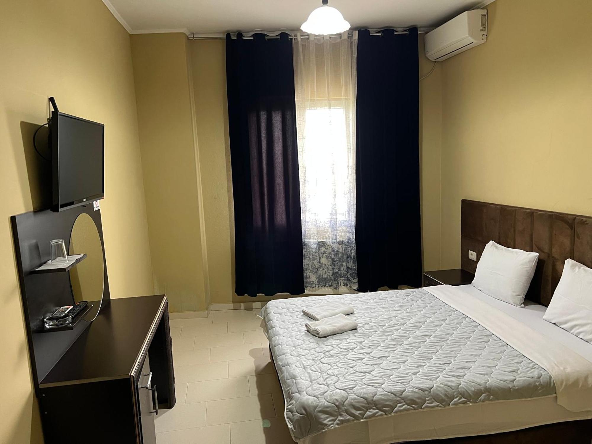 Hotel Yal Restaurant تيتوفو المظهر الخارجي الصورة