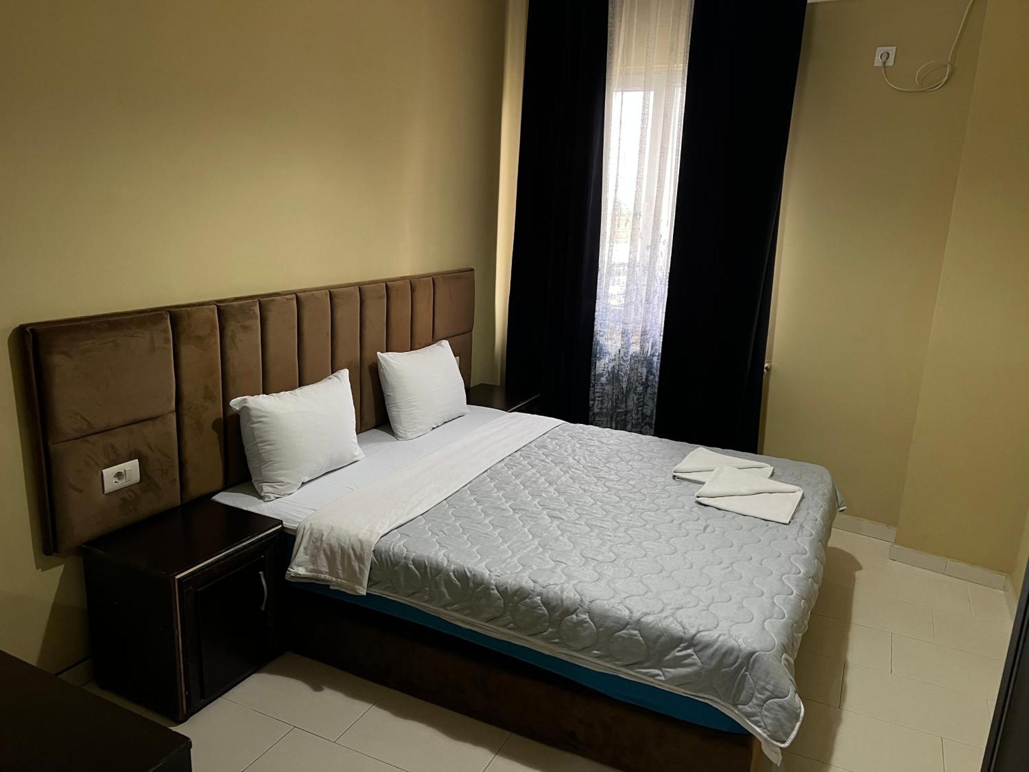 Hotel Yal Restaurant تيتوفو المظهر الخارجي الصورة